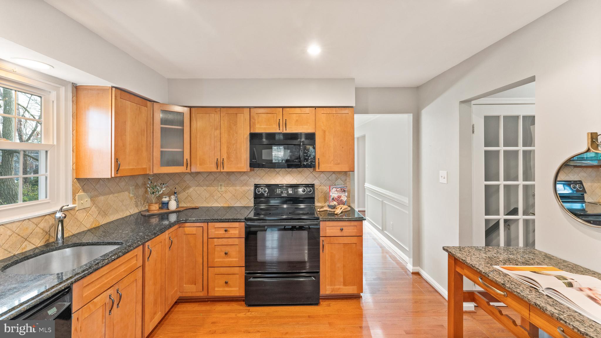 11676 Stockbridge Lane Reston, VA 20194 - Photo 16 of 39