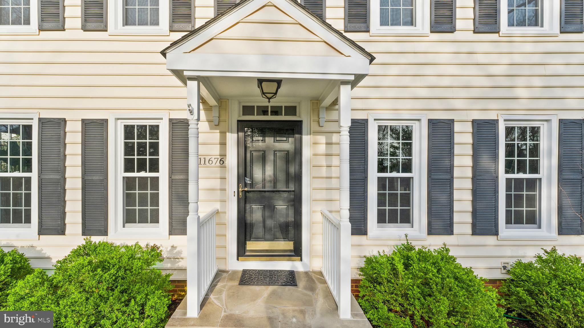 11676 Stockbridge Lane Reston, VA 20194 - Photo 6 of 39