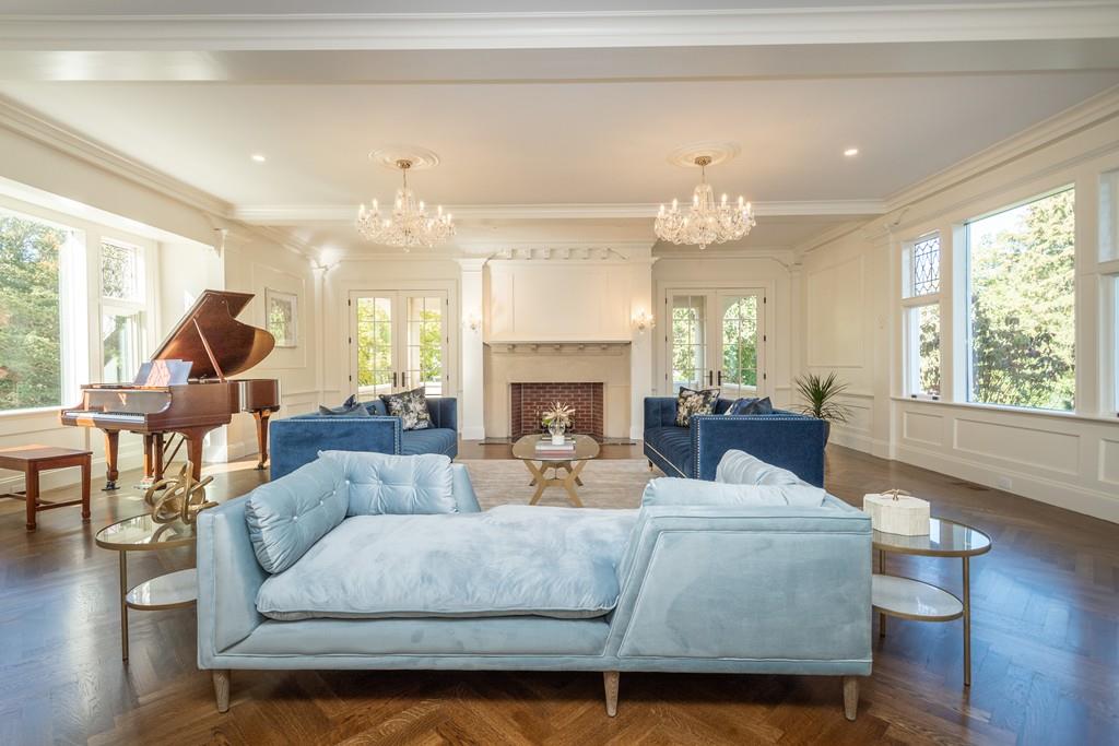 152 Suffolk Road Newton, MA 02467 - Photo 4 of 15
