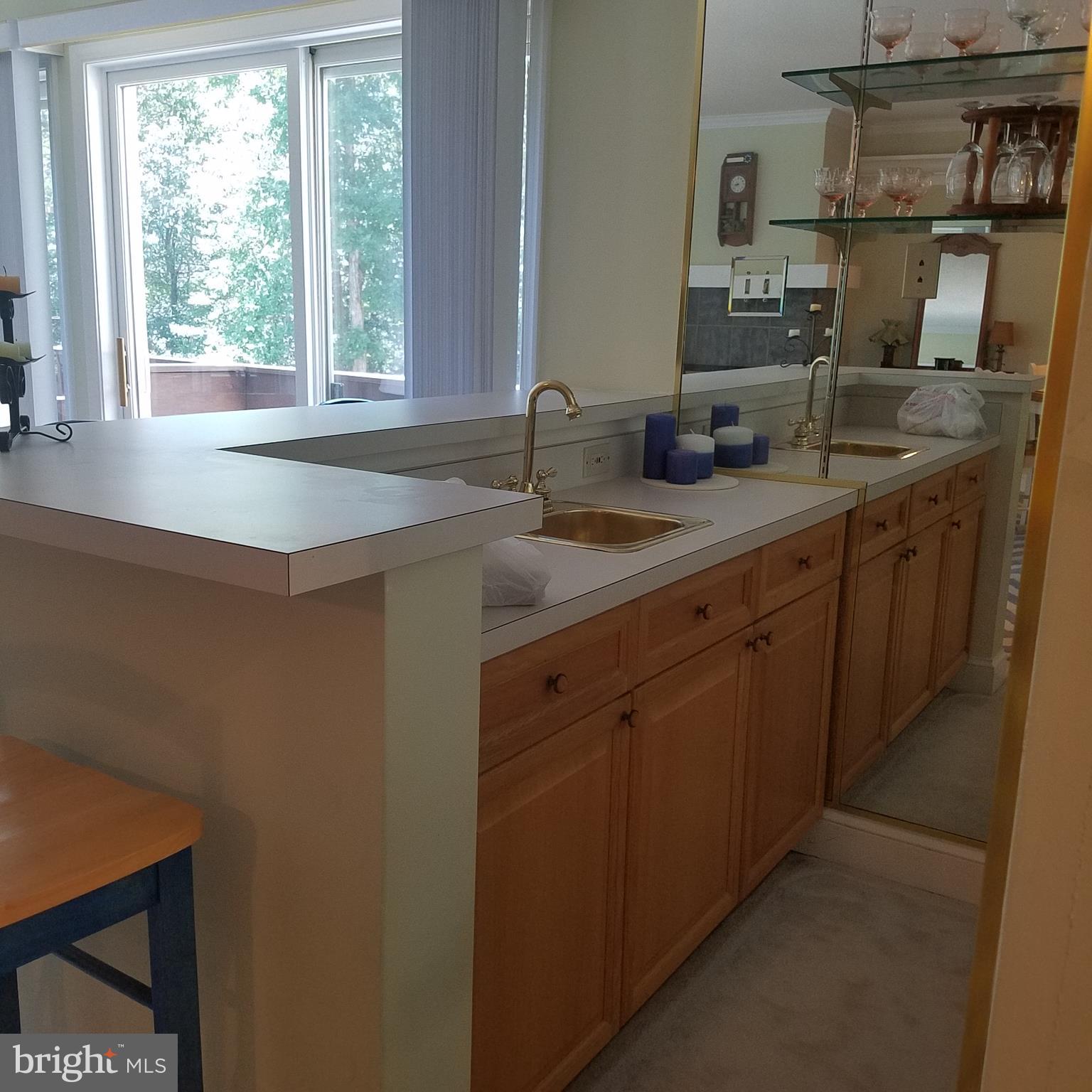 526 Runabout Loop Solomons, MD 20688 - Photo 13 of 33 Wet bar