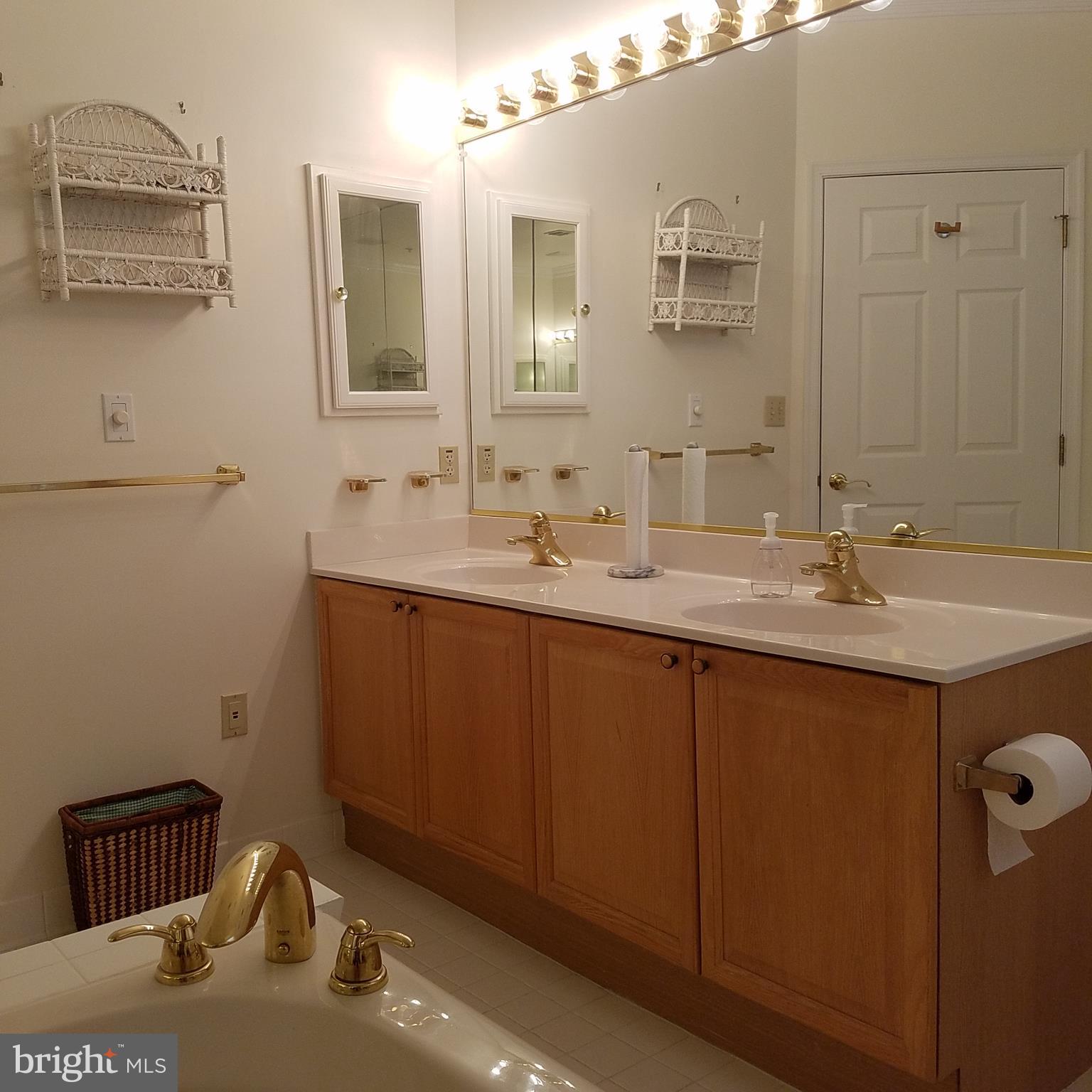 526 Runabout Loop Solomons, MD 20688 - Photo 22 of 33 Master Bath view 1
