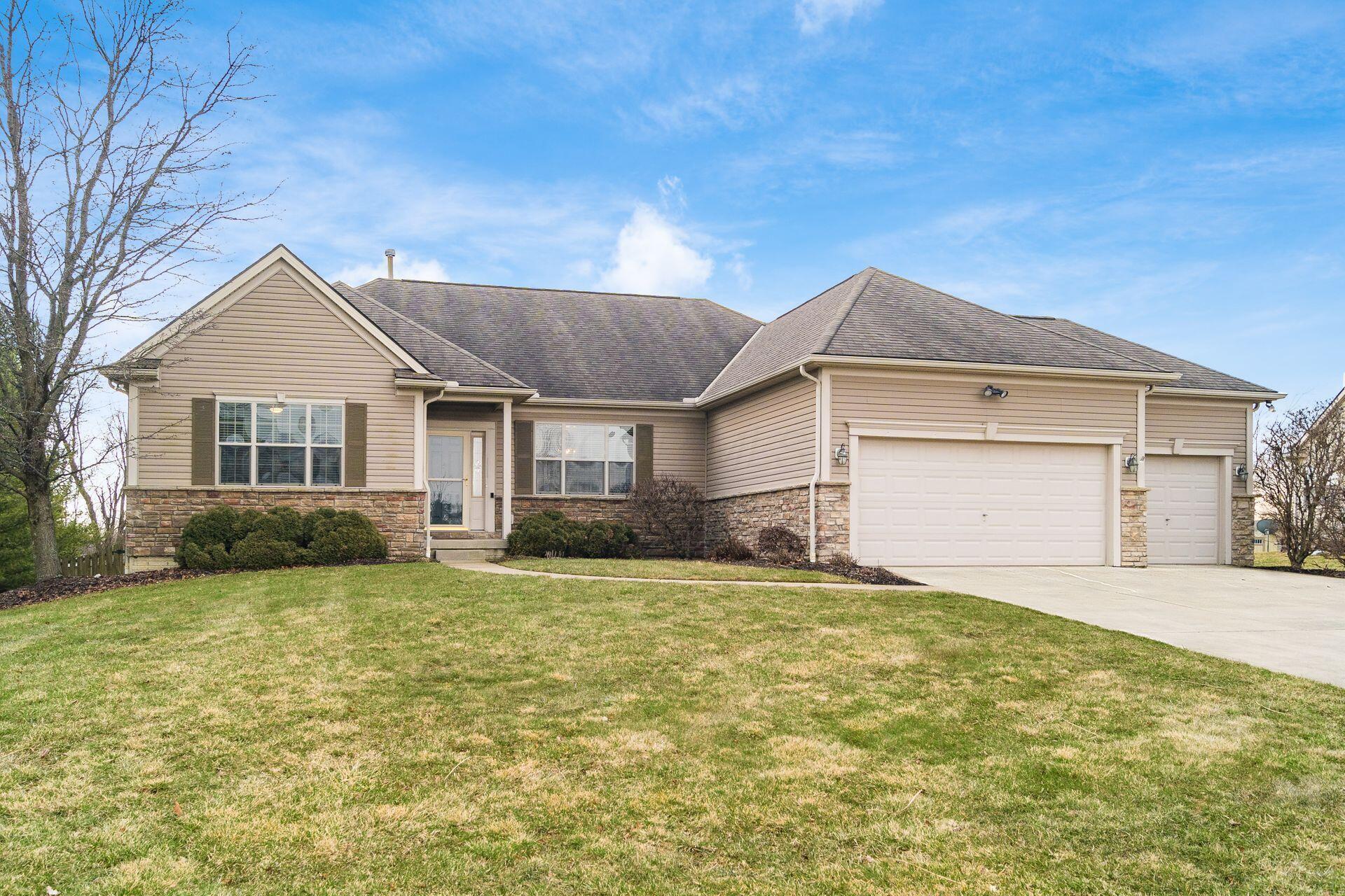 121 Harvest Ridge Avenue Pataskala, OH 43062 - Photo 2 of 67 Front