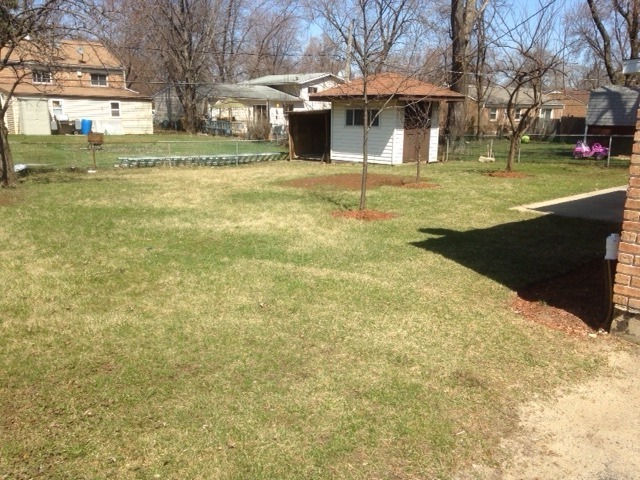 193 South Pinecrest Road Bolingbrook, IL 60440 - Photo 4 of 21 a view of a house with swimming pool