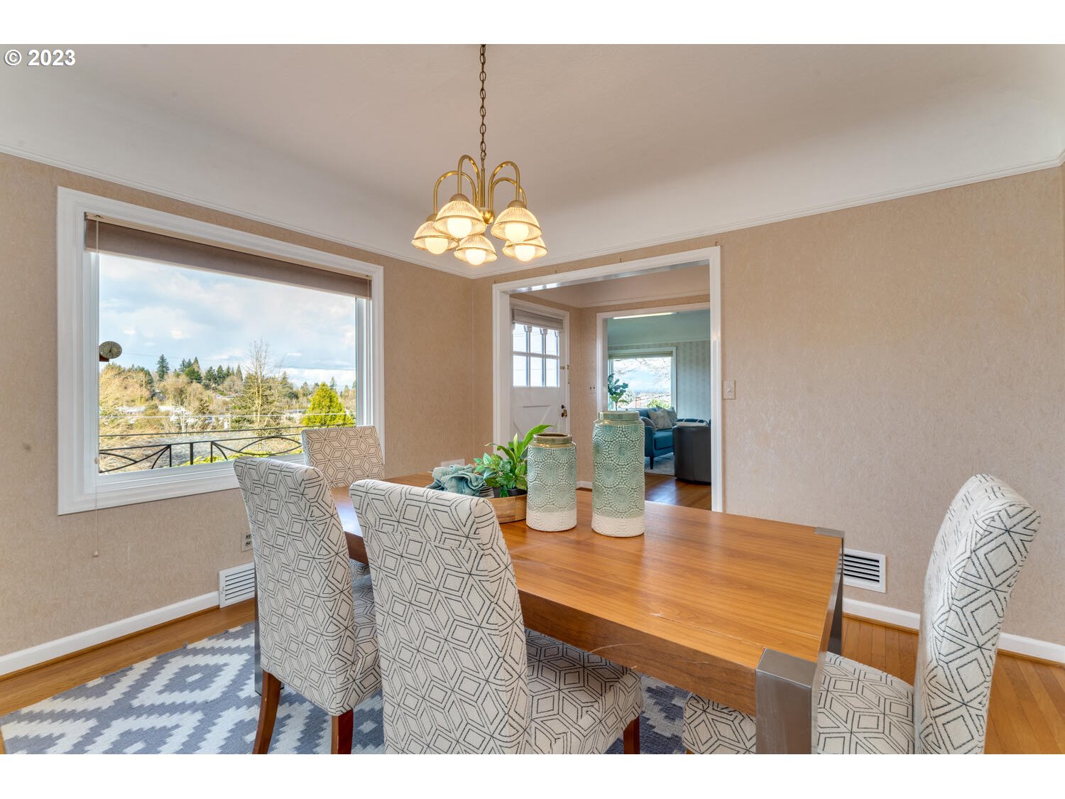 728 Southwest Moss Street Portland, OR 97219 - Photo 11 of 39 Gallery Image 11