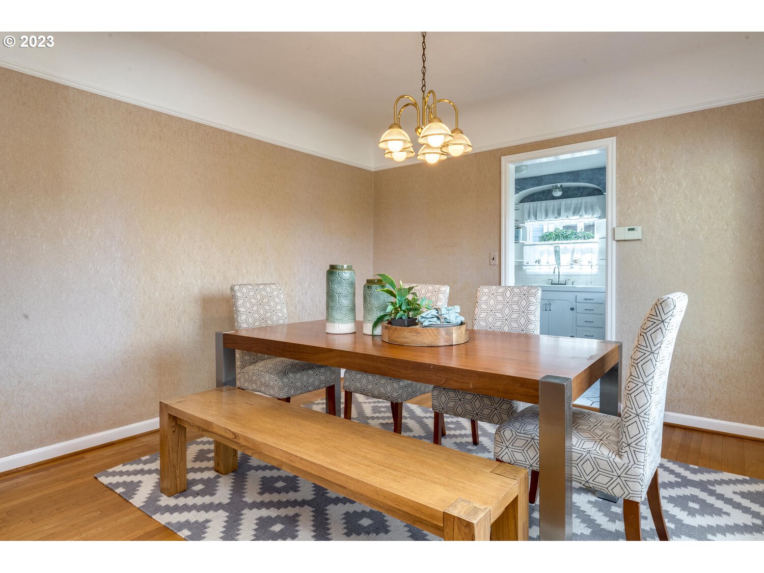 728 Southwest Moss Street Portland, OR 97219 - Photo 12 of 39 Gallery Image 12