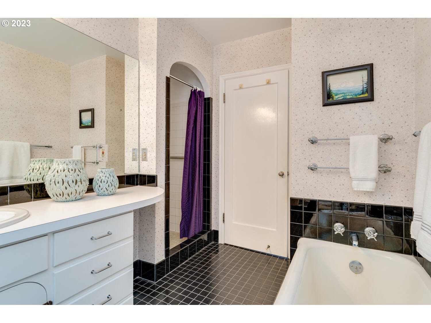 728 Southwest Moss Street Portland, OR 97219 - Photo 22 of 39 Gallery Image 22