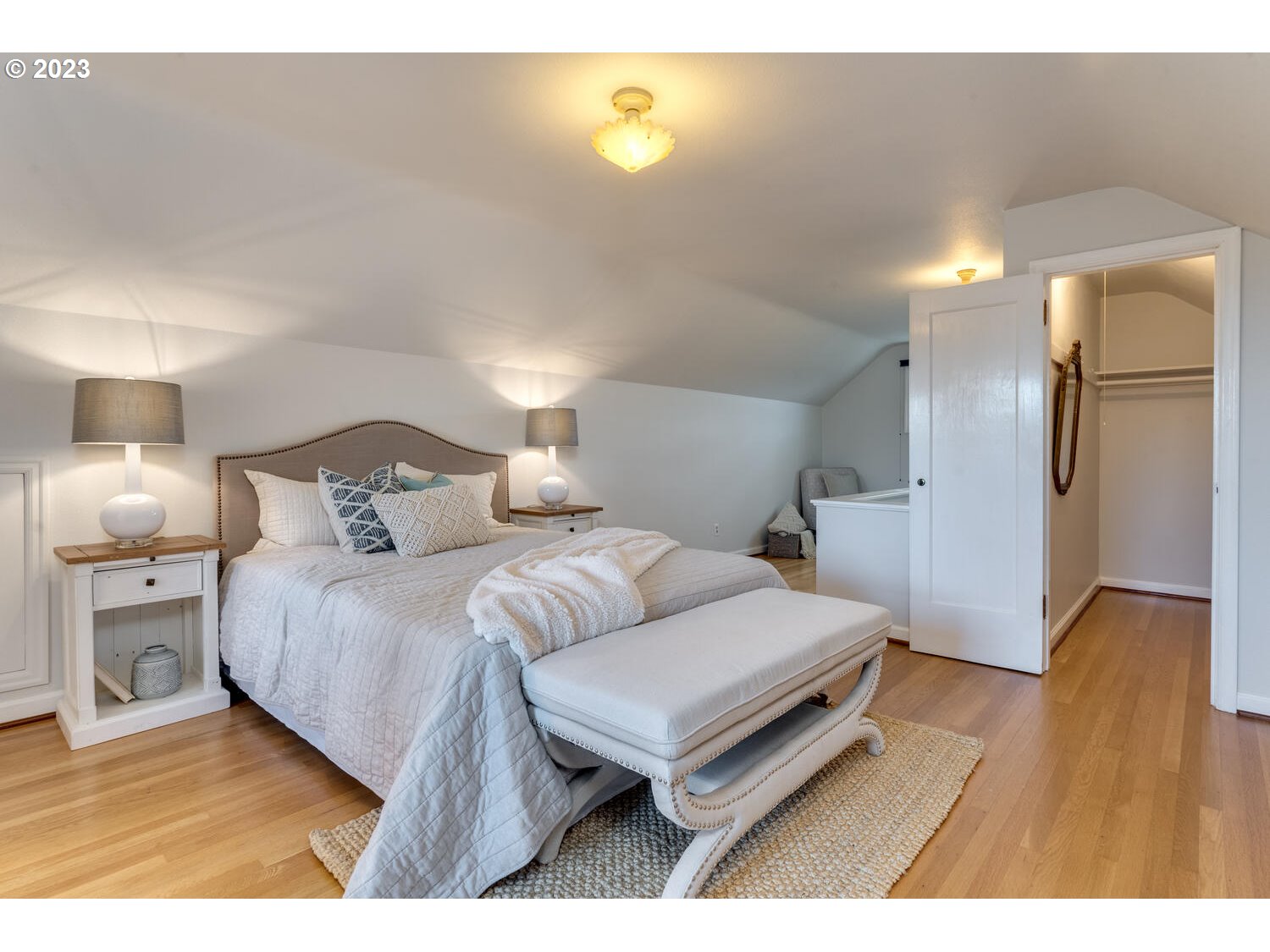 728 Southwest Moss Street Portland, OR 97219 - Photo 24 of 39 Gallery Image 24