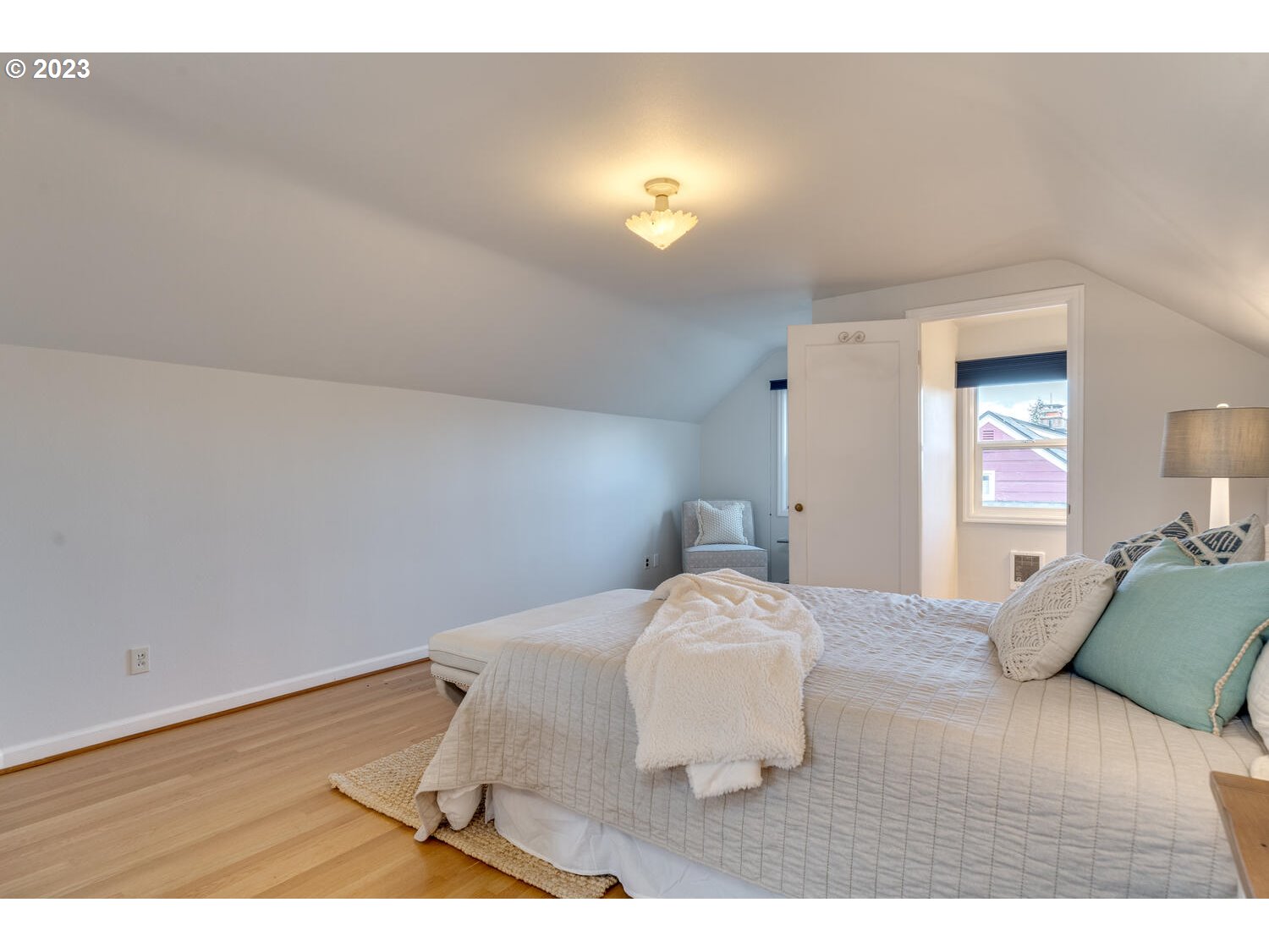 728 Southwest Moss Street Portland, OR 97219 - Photo 25 of 39 Gallery Image 25
