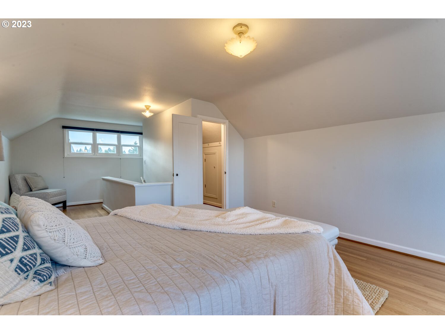 728 Southwest Moss Street Portland, OR 97219 - Photo 26 of 39 Gallery Image 26