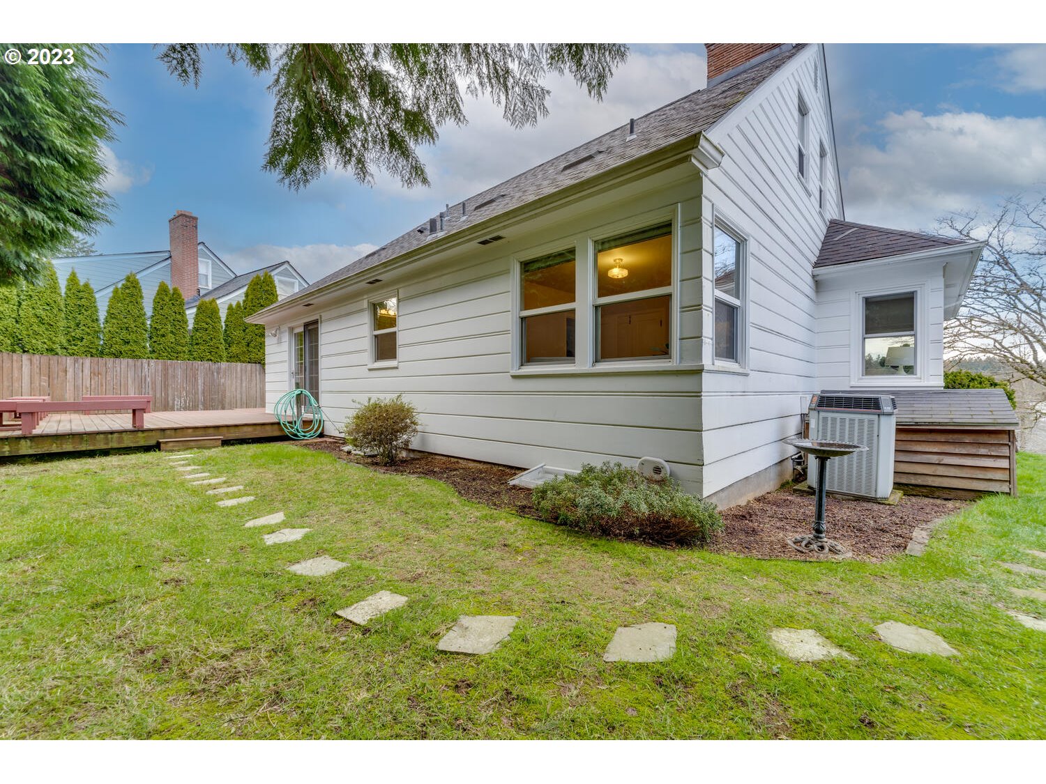 728 Southwest Moss Street Portland, OR 97219 - Photo 38 of 39 Gallery Image 38