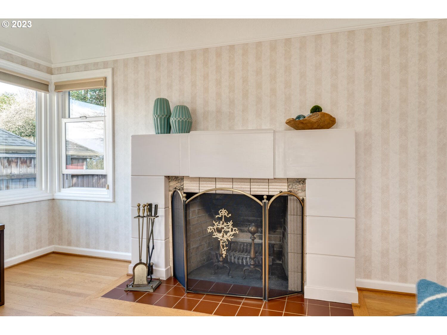 728 Southwest Moss Street Portland, OR 97219 - Photo 8 of 39 Gallery Image 8