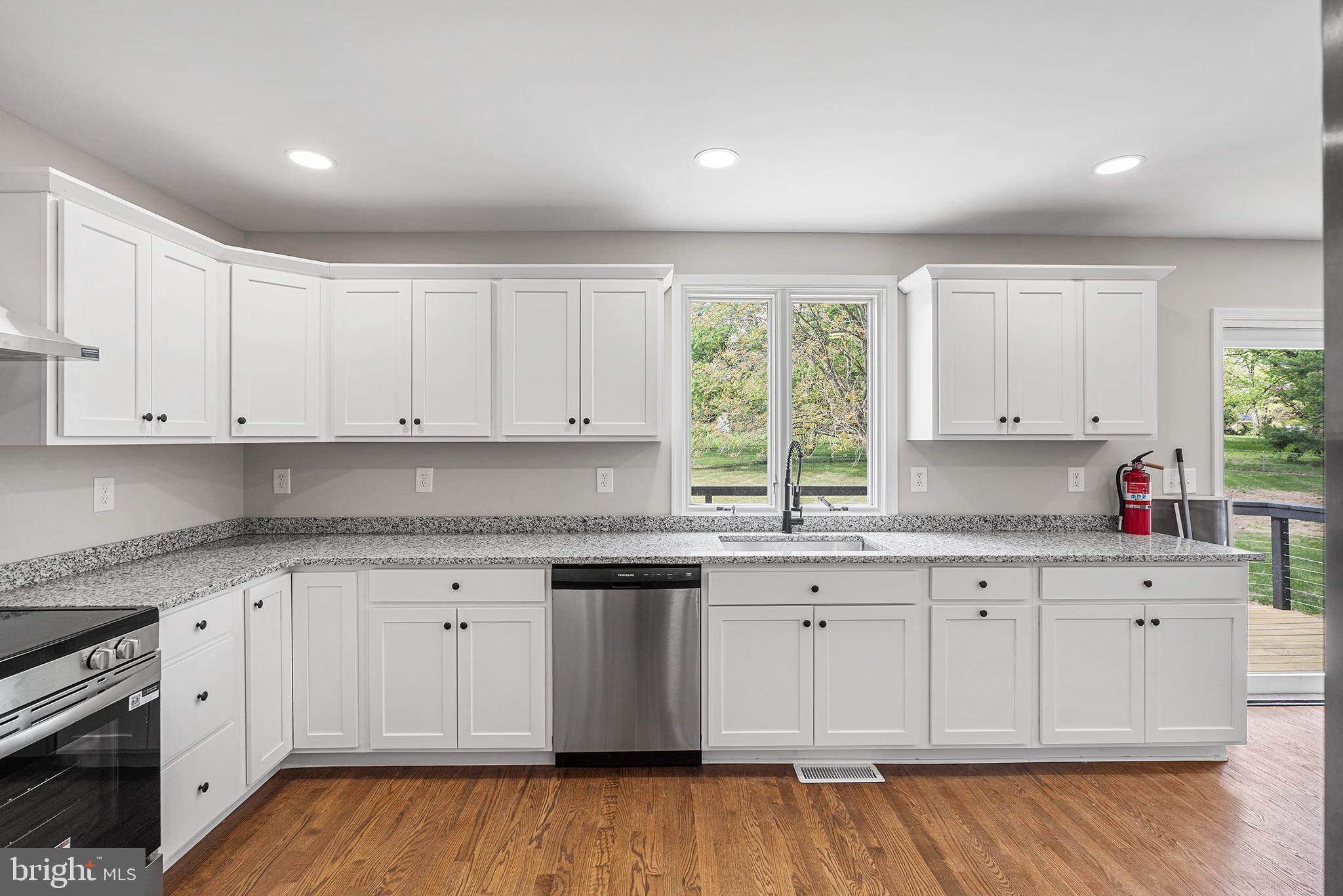 39 Holly Lane Pilesgrove, NJ 08098 - Photo 11 of 25