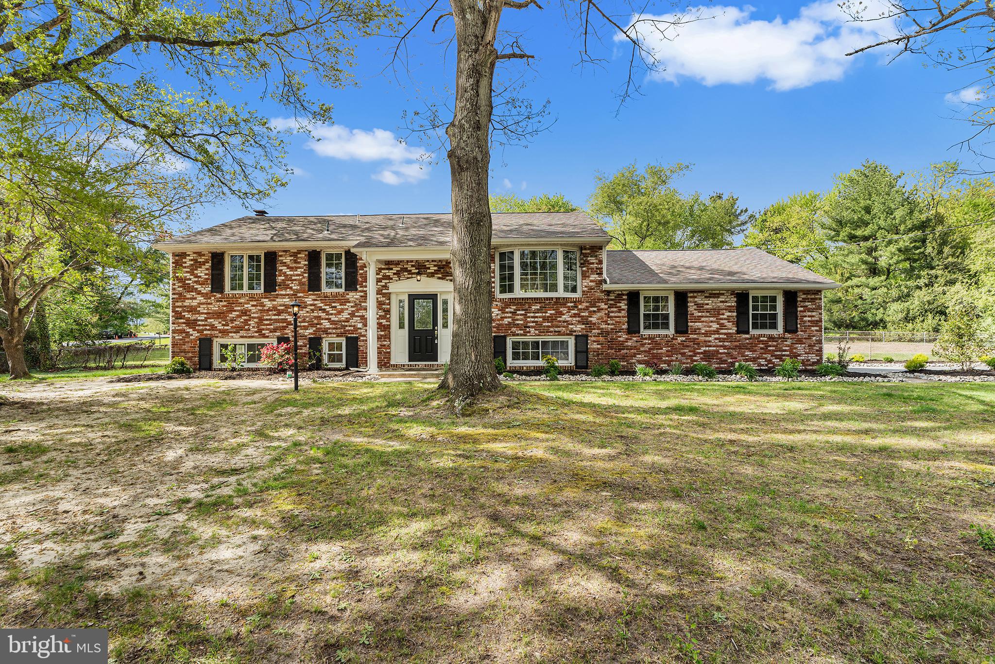 39 Holly Lane Pilesgrove, NJ 08098 - Photo 3 of 25