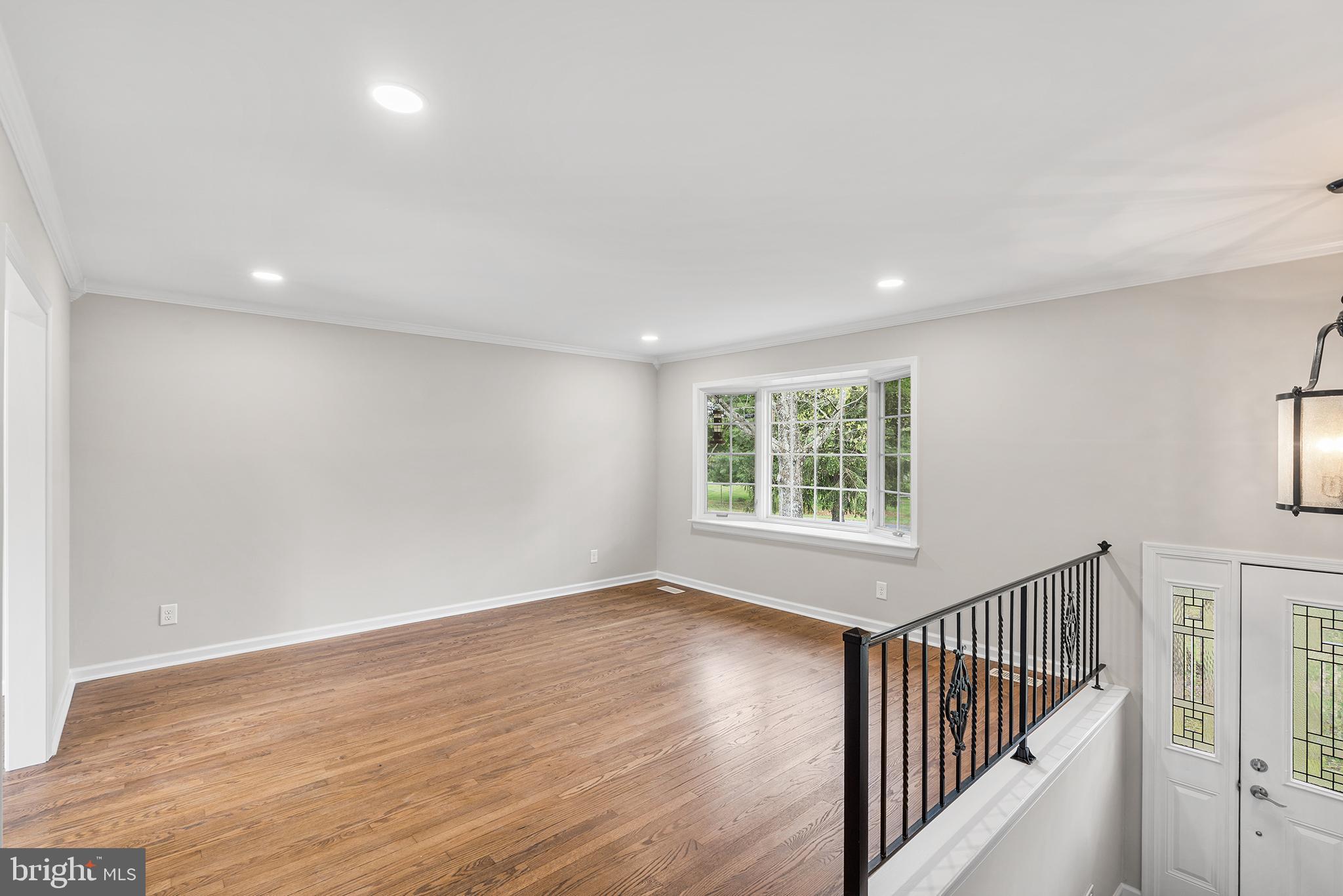 39 Holly Lane Pilesgrove, NJ 08098 - Photo 6 of 25 Living room