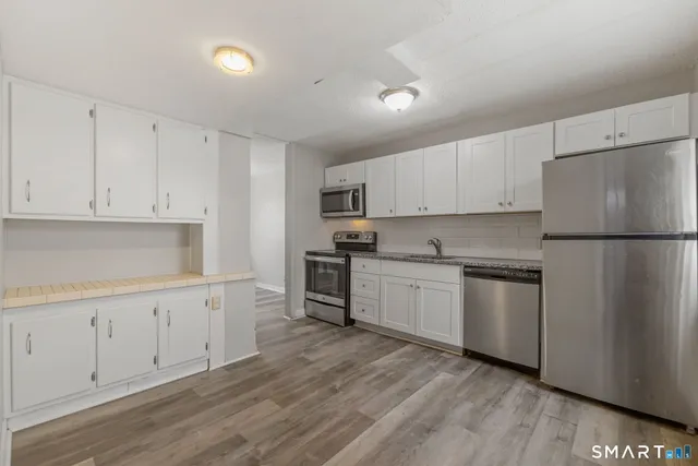 $2,350 | 3 New Hampshire Drive, New Britain, CT 06052