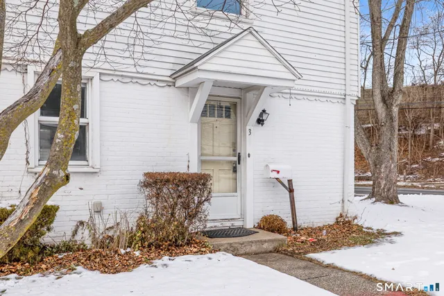 $2,350 | 3 New Hampshire Drive, New Britain, CT 06052