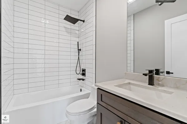 $395,000 | 8631 West Grand Avenue, Unit 4E, River Grove, IL 60171