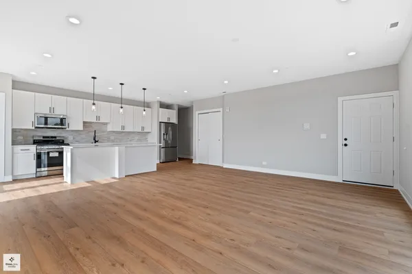 $395,000 | 8631 West Grand Avenue, Unit 4E, River Grove, IL 60171