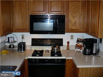 412 Earlington Road Havertown, PA 19083 - Photo 4 of 12 Kitchen