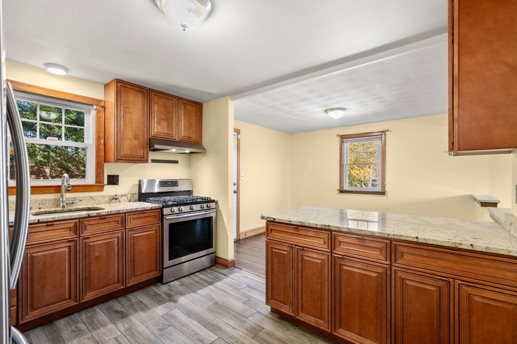 100 Shirley Road Waltham, MA 02452 - Photo 2 of 33