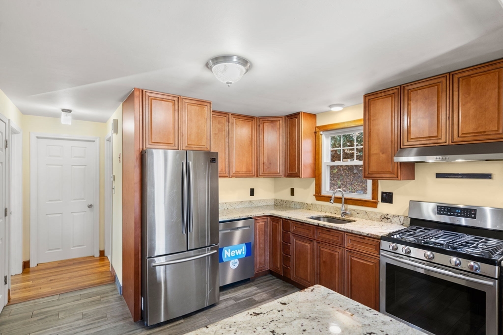 100 Shirley Road Waltham, MA 02452 - Photo 5 of 33