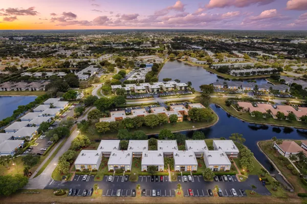 $158,000 | 15450 Pembridge Avenue, Unit 164, Delray Beach, FL 33484