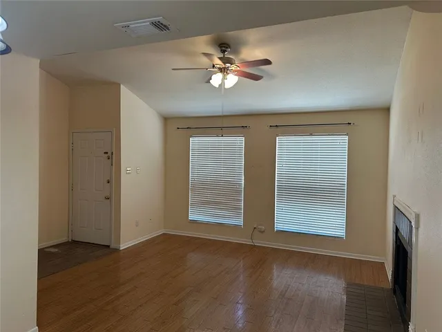 $1,300 | 1501 Stallings Drive, Unit 52, College Station, TX 77840