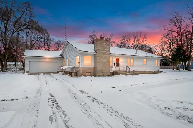 $225,000 | 412 6th Avenue, Three Rivers, MI 49093