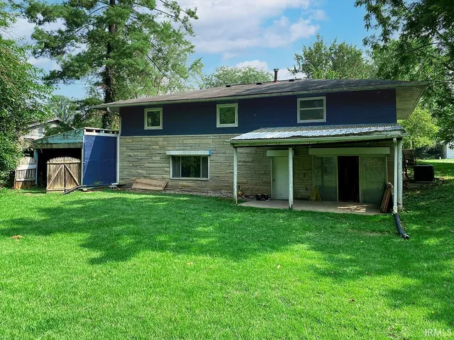 $1,850 | 2415 East 5th Street, Bloomington, IN 47408