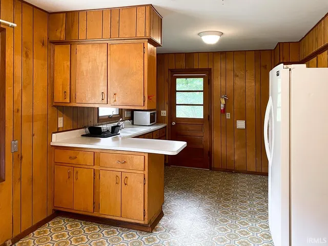 $1,850 | 2415 East 5th Street, Bloomington, IN 47408