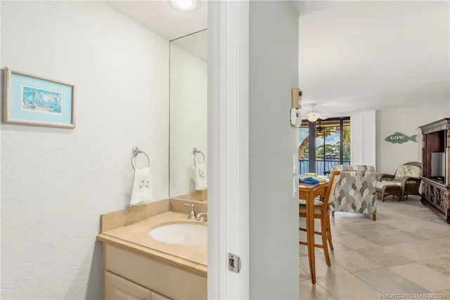 $3,950 | 3901 Southeast St Lucie Boulevard, Unit 37, Stuart, FL 34997