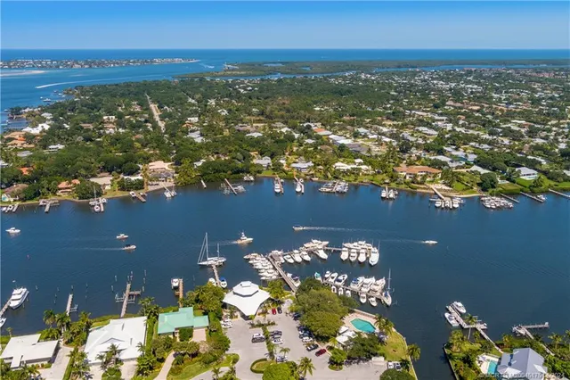 $3,950 | 3901 Southeast St Lucie Boulevard, Unit 37, Stuart, FL 34997