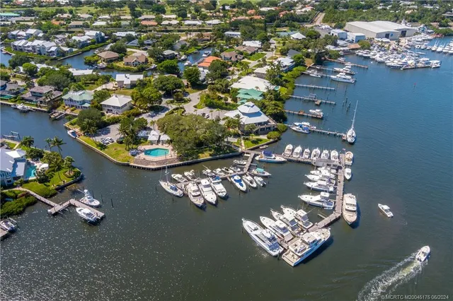 $3,950 | 3901 Southeast St Lucie Boulevard, Unit 37, Stuart, FL 34997