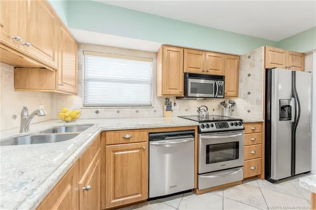 $3,950 | 3901 Southeast St Lucie Boulevard, Unit 37, Stuart, FL 34997