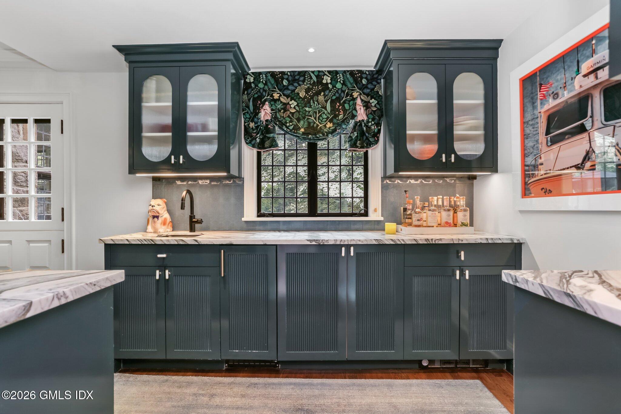 184 Stanwich Road Greenwich, CT 06830 - Photo 17 of 50 24-web-or-mls-184-stanwich-rd