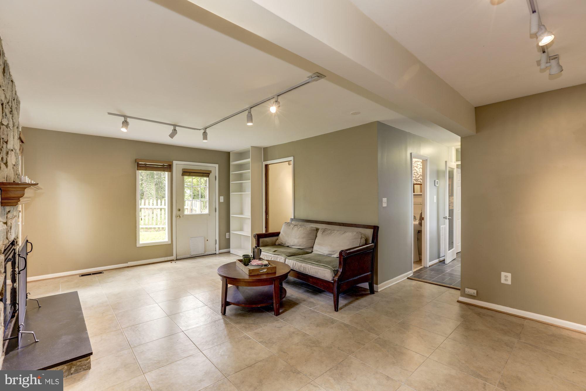 11809 Tree Fern Court Reston, VA 20191 - Photo 19 of 58