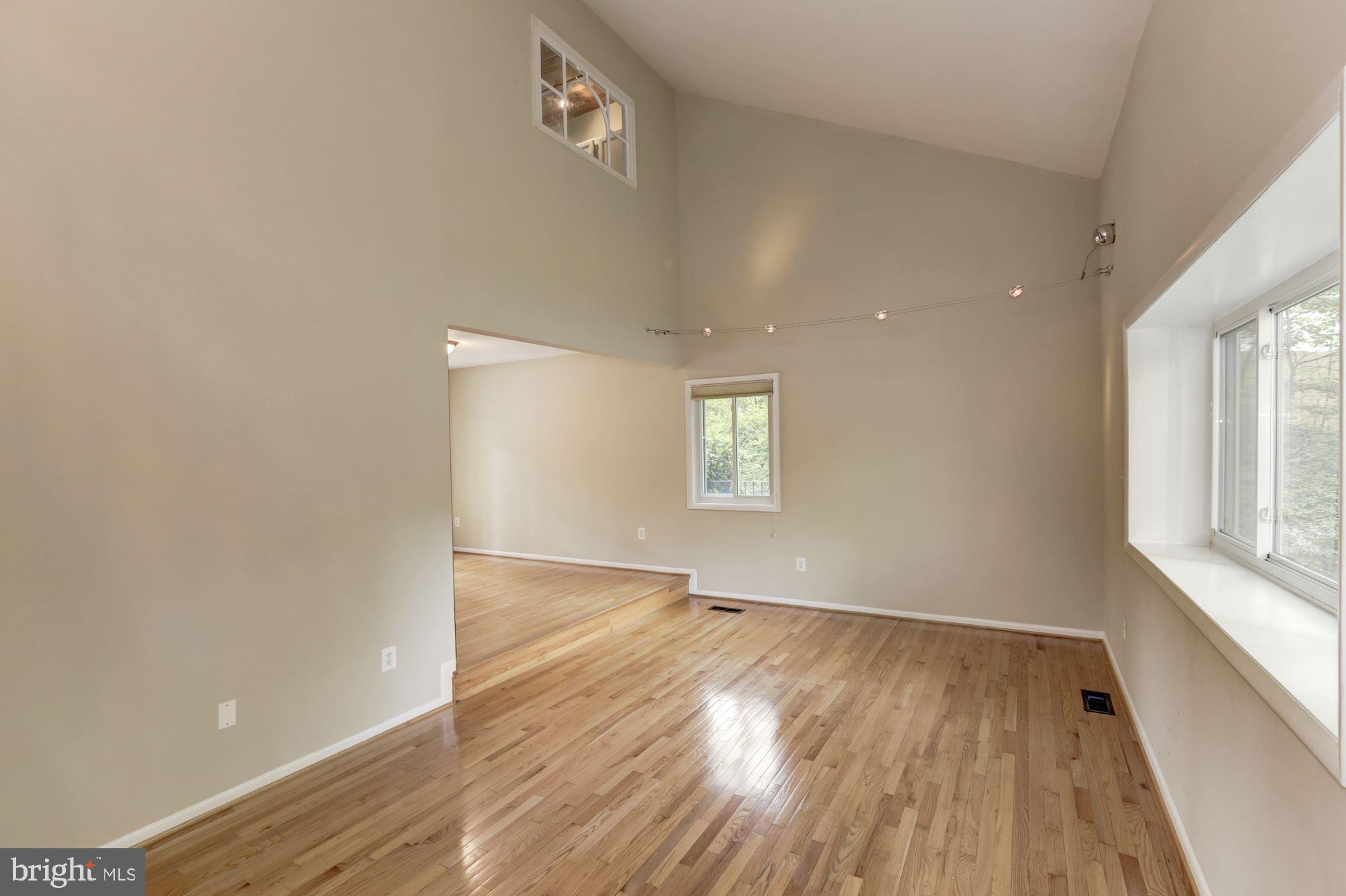11809 Tree Fern Court Reston, VA 20191 - Photo 3 of 58