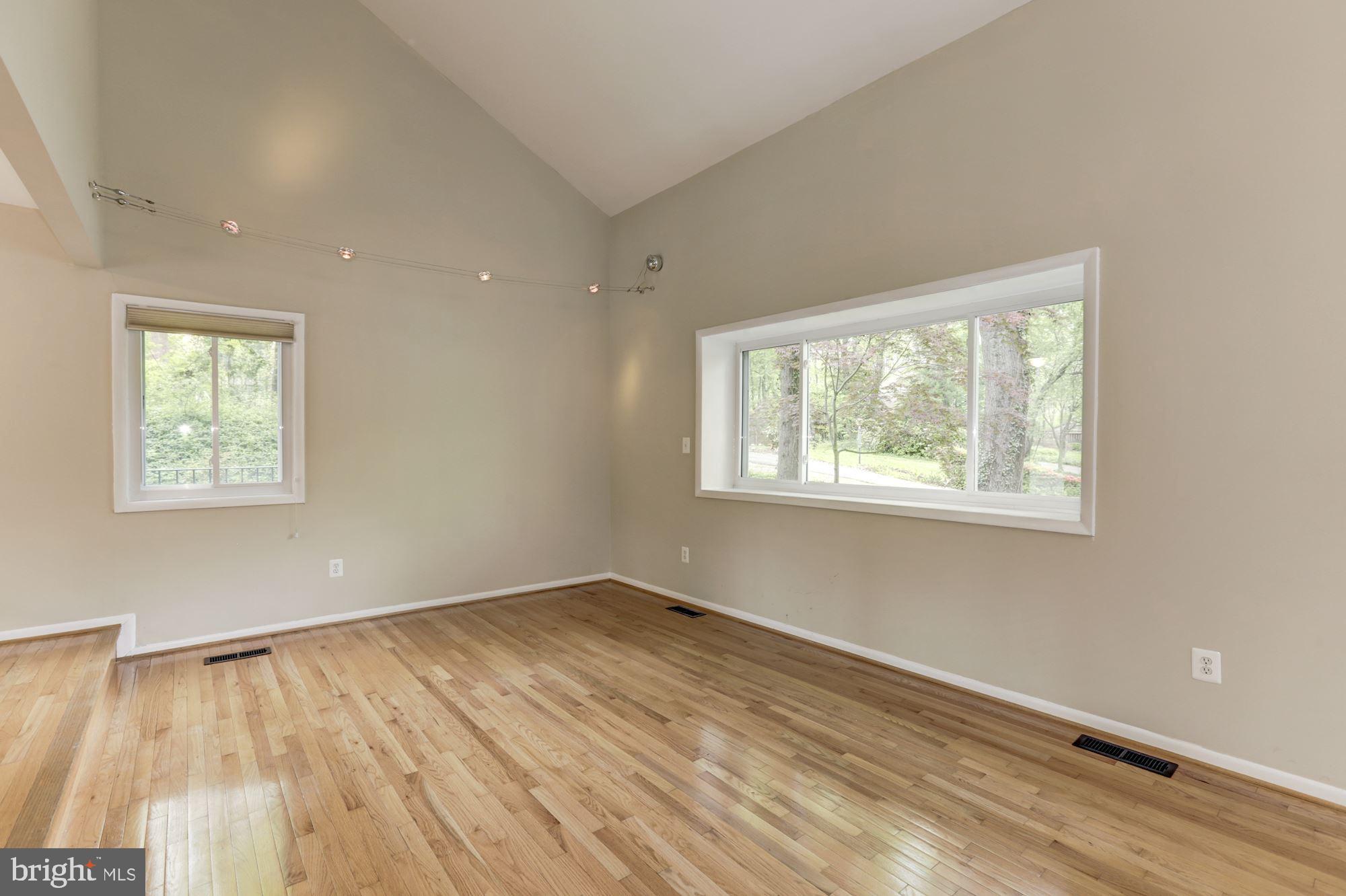 11809 Tree Fern Court Reston, VA 20191 - Photo 4 of 58