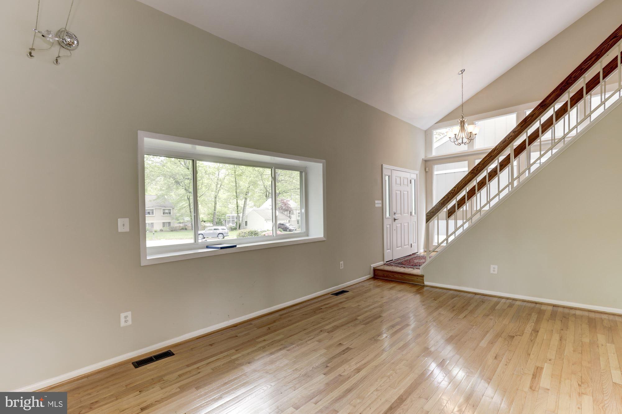 11809 Tree Fern Court Reston, VA 20191 - Photo 5 of 58
