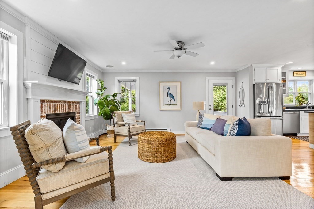 138 Gilson Road Scituate, MA 02066 - Photo 9 of 38 Gallery Image 9
