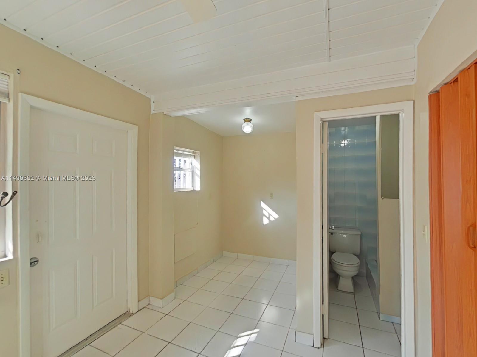 5643 Southwest 7th Street Miami, FL 33144 - Photo 12 of 25
