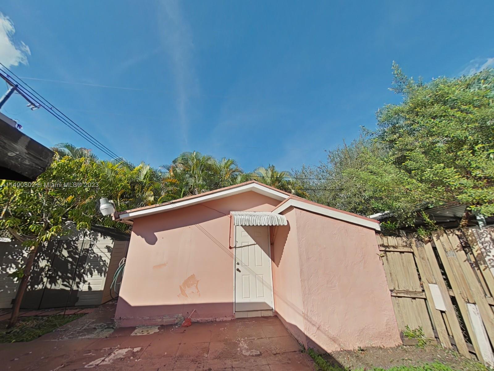 5643 Southwest 7th Street Miami, FL 33144 - Photo 20 of 25