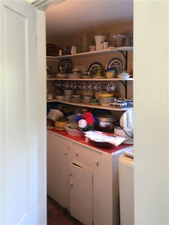 119 Davis Point Road Cushing, ME 04563 - Photo 13 of 34 Blue Willow china in the pantry.