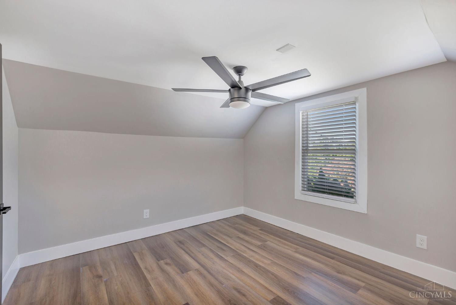 5753 Boomer Road Cincinnati, OH 45247 - Photo 28 of 40