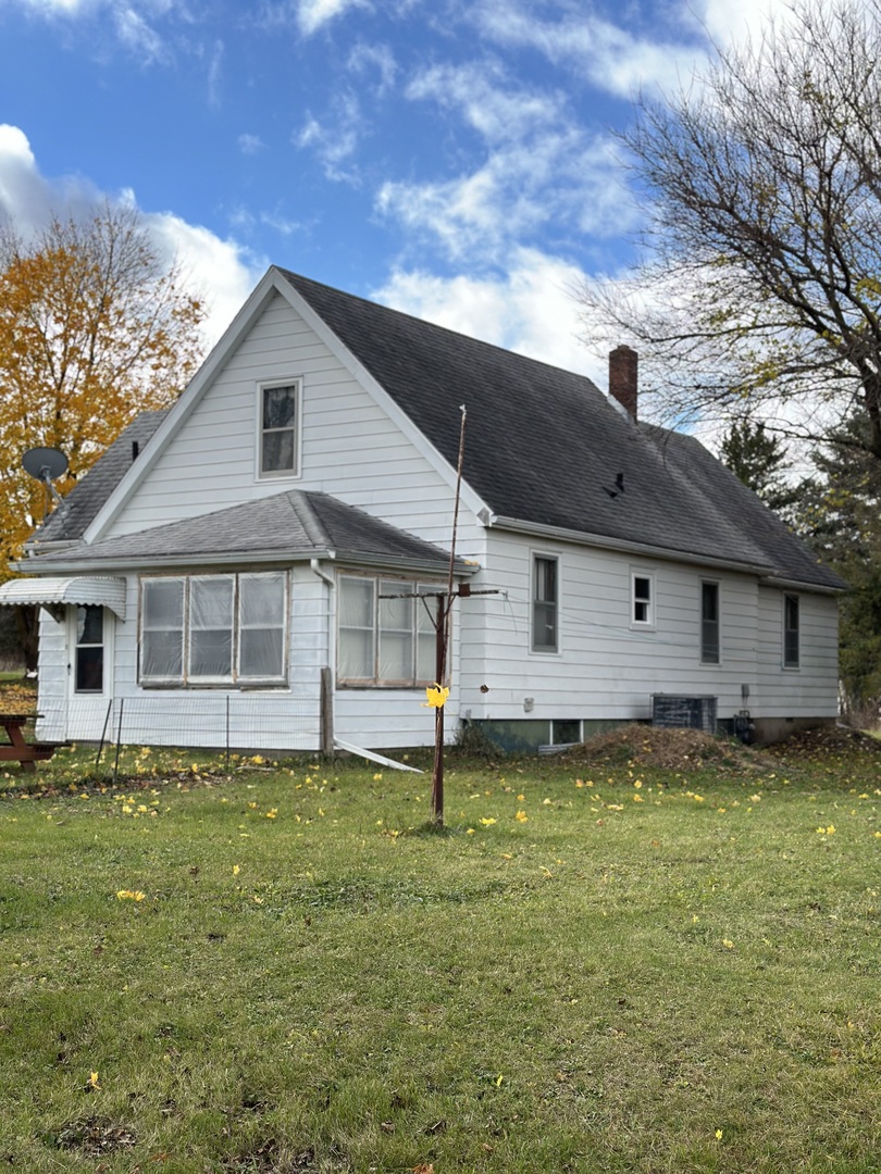 14050 Agnew Road Sterling, IL 61081 - Photo 3 of 27