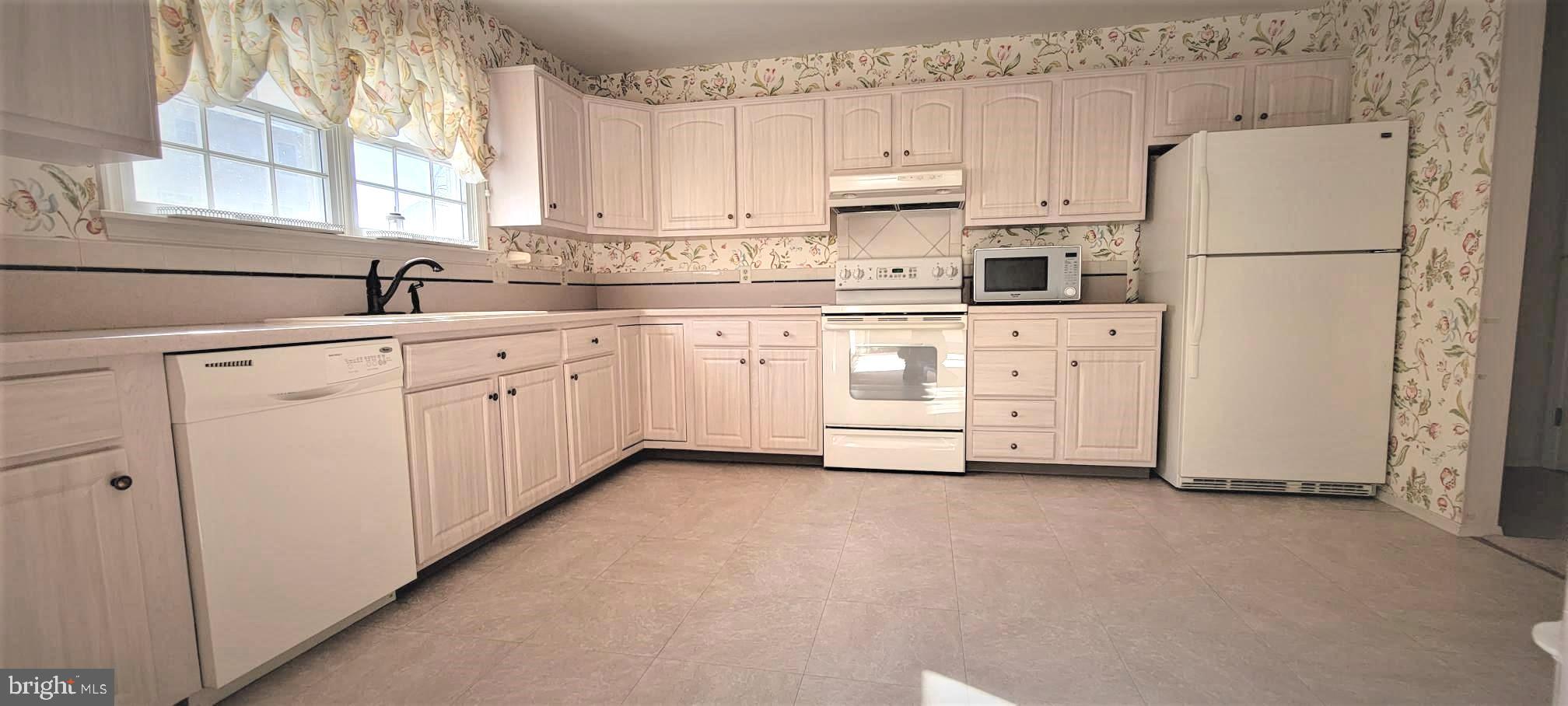 1923 Deer Path Road Harrisburg, PA 17110 - Photo 4 of 17 Gallery Image 4