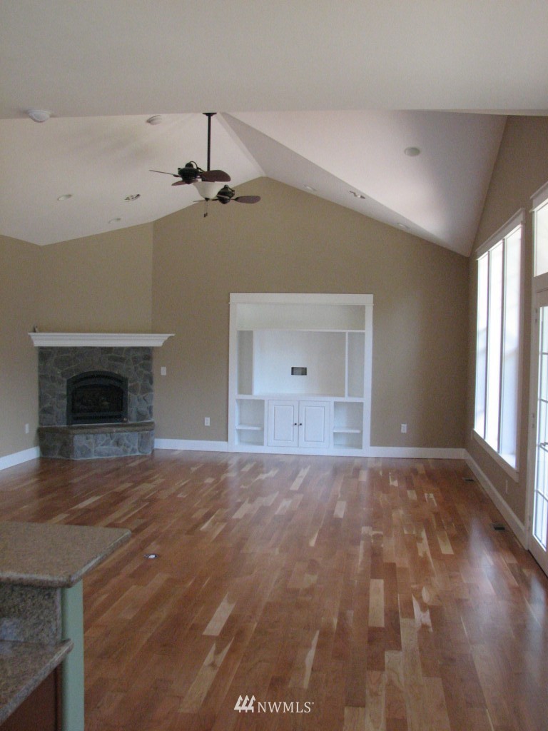 6205 139th Lane Southwest Rochester, WA 98579 - Photo 7 of 25 Gallery Image 7