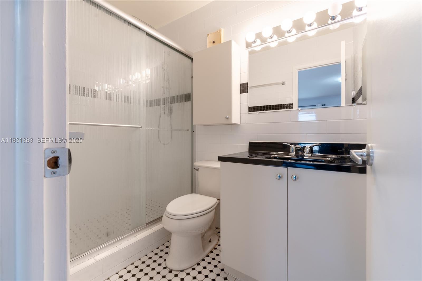 13949 Southwest 84th Street, Unit 801 Miami, FL 33143 - Photo 10 of 38 Master Bathroom