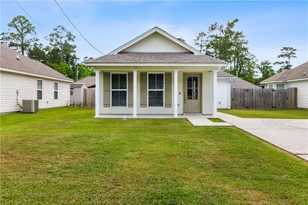 $2,000 | 1529 Penrose Street, Mandeville, LA 70448