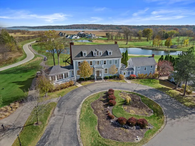 $420,000 | Lt40 Cobblestone Square Expansion, Unit WOODLAND AVENUE OF CHAMPIONS, Geneva, WI 53147